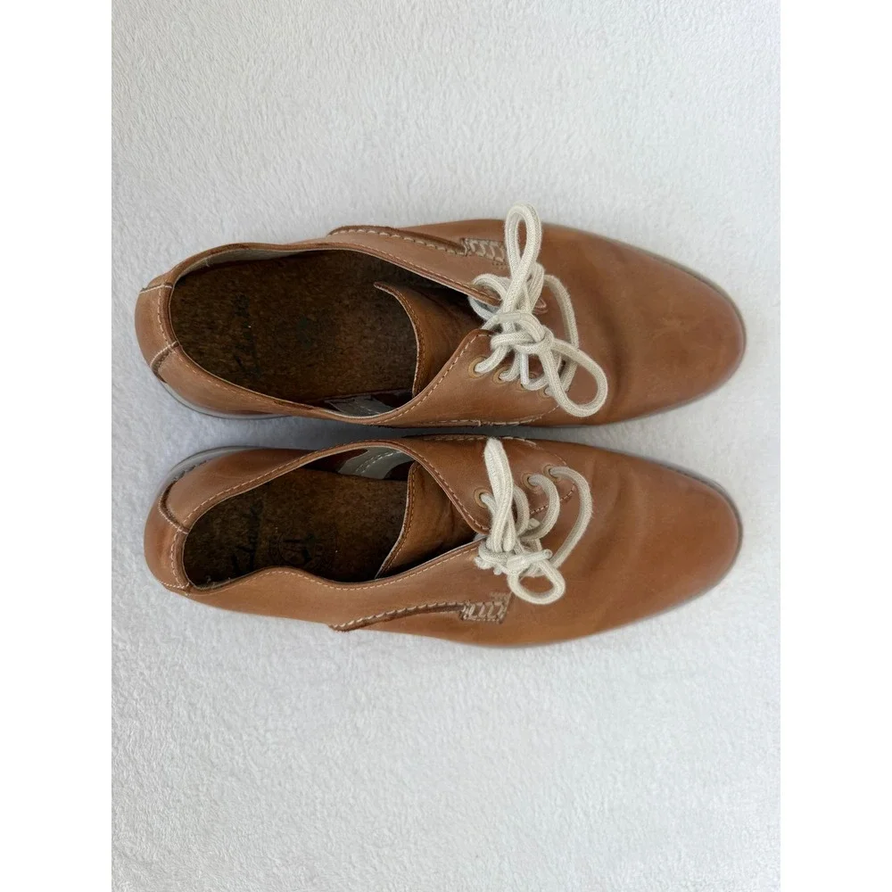 Clarks Mens 8 Tan Brown Leather Lace Up Derby Shoe comfort travel quiet luxury